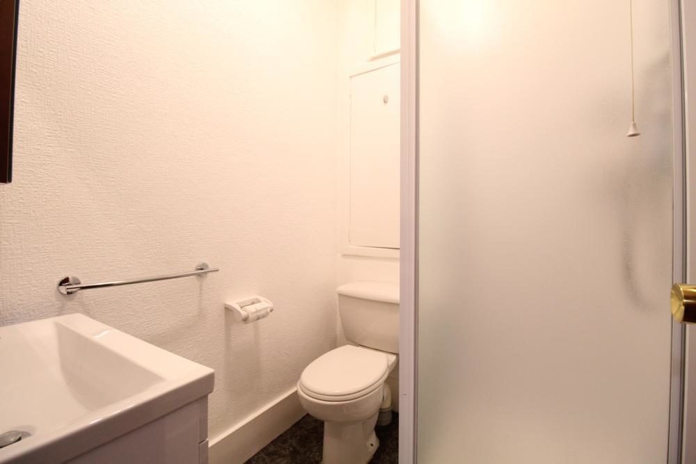 779501995930 W